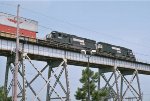 Westbound NS on Huey P. Long Bridge